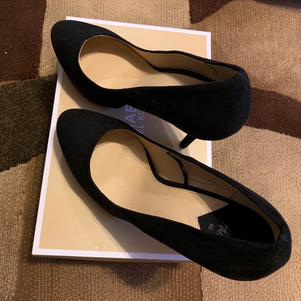 H&M Black Suede Pumps. Size 40